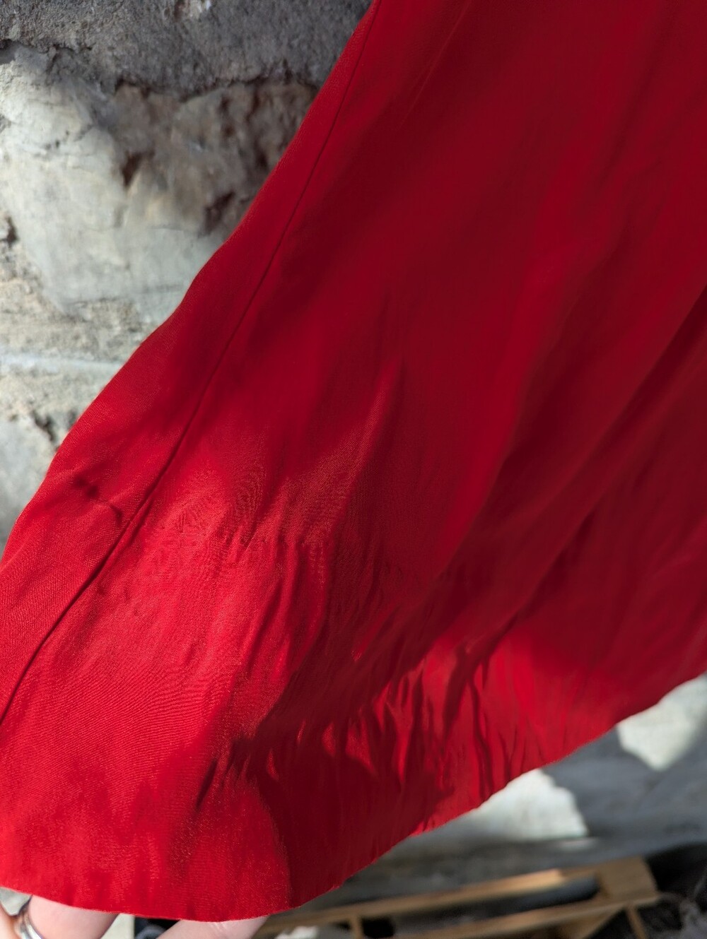 ARITZIA Central West Park 100% Silk Red Flowy Top Y2k - Picture 2 of 6